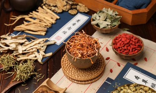 伸筋草的功效与作用图片-伸筋草功效主治网-分享伸筋草功效作用与主治，伸筋草功效主治用法用量知识库